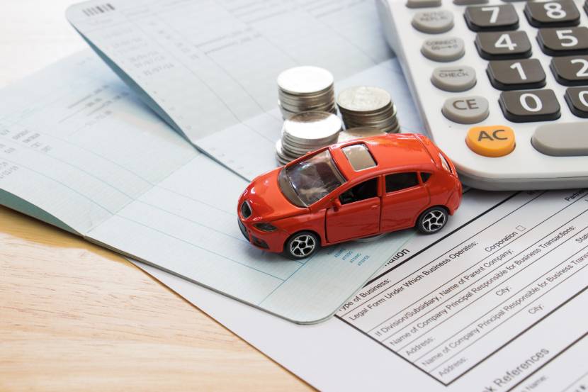 What type of vehicle insurance coverage is required in Texas?